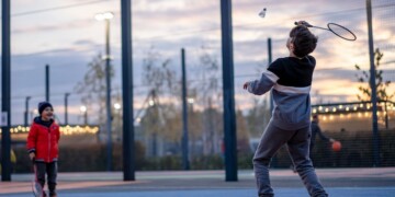 health benefits of playing badminton