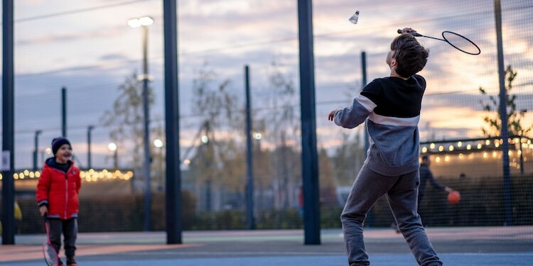 health benefits of playing badminton