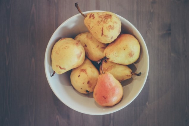 9 Best Winter Fruits You Can Eat This Year 5 pears yellow | Matey Lifestyle