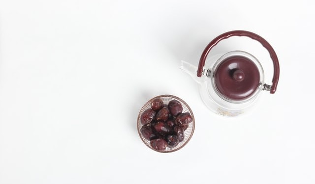 10 Healthy Food & Drinks That Actually Taste Good 7 dates fruit | Matey Lifestyle