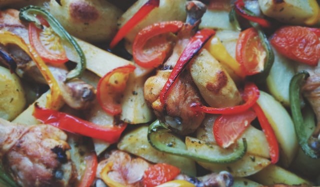 10 Healthy Food & Drinks That Actually Taste Good 8 roasted vegetables | Matey Lifestyle