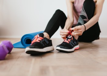 workout at home with dumbells | Matey Lifestyle