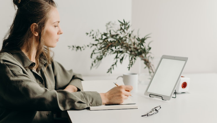 how to be more productive at work becoming more prodcutive at work