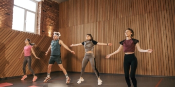 How many jumping jacks to burn 100 calories per day