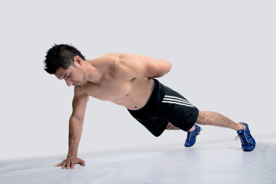 Are Push-ups Good For Chest? Can It Build A Massive Chest? 3 one handed pushup matey lifestyle | Matey Lifestyle